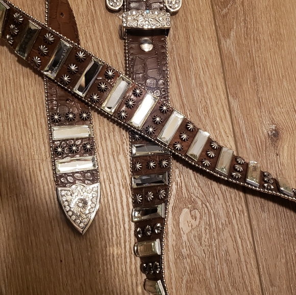 Nocona Accessories - NWT LEATHER BELT....size L